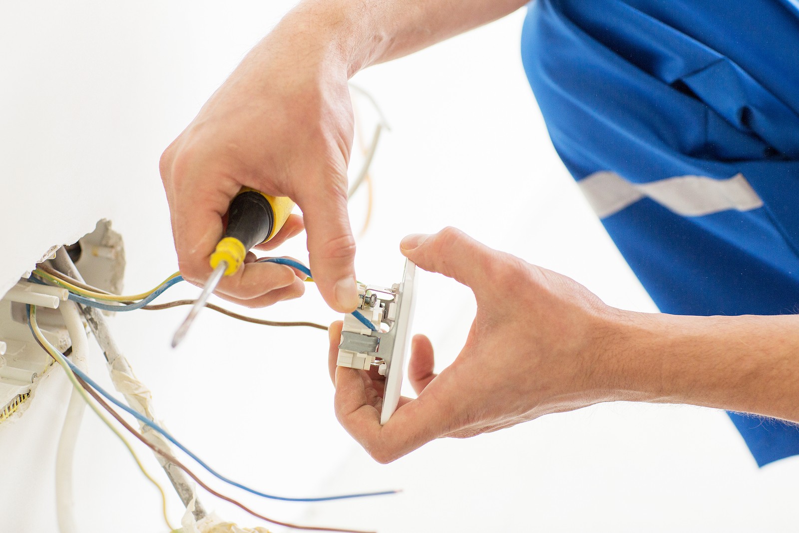 Qualified Electricians Portsmouth, Southsea, Havant, Hayling Island